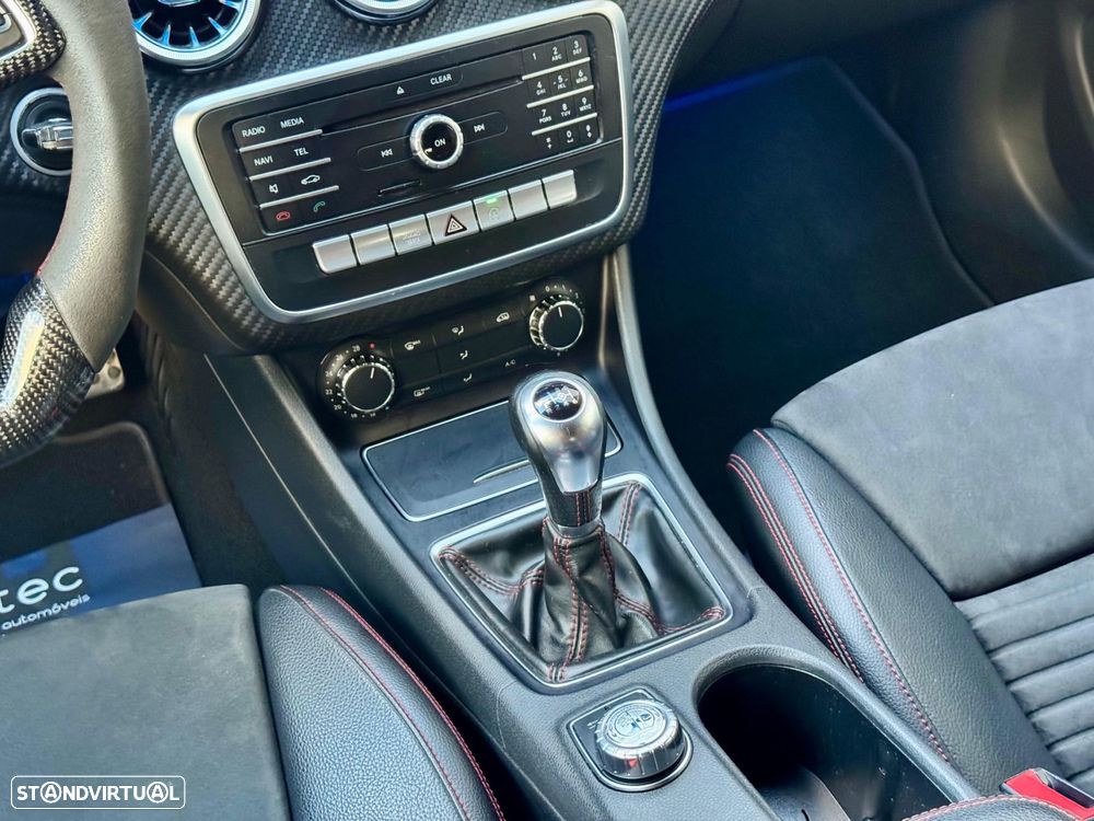 Mercedes-Benz A 180 d AMG Line - 43
