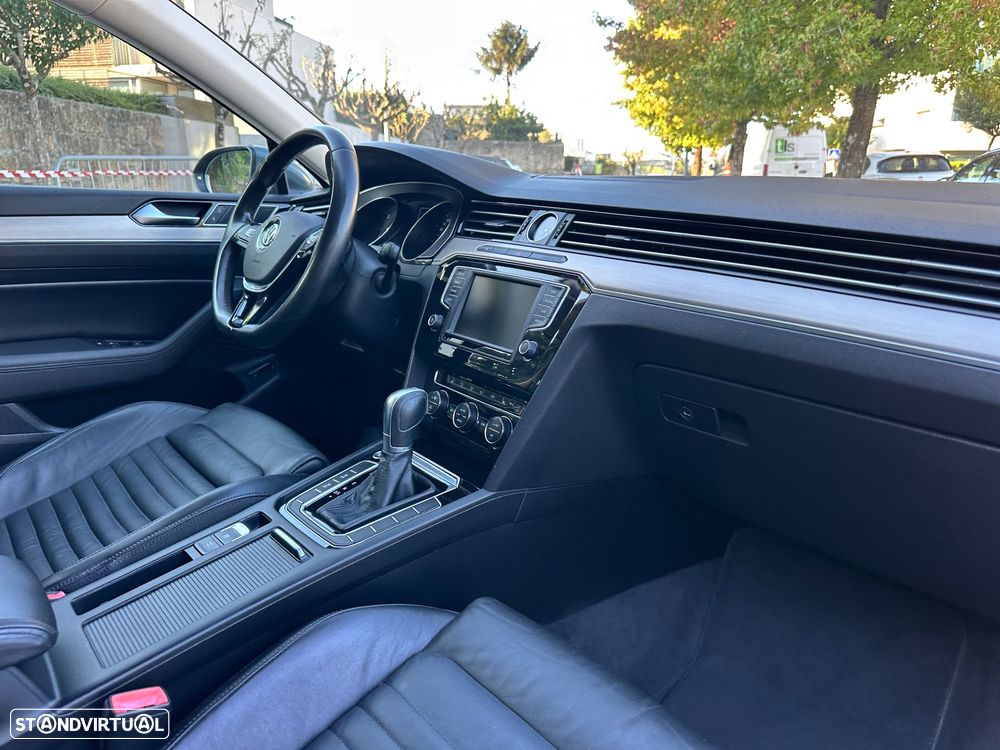 VW Passat Variant 2.0 TDi Highline DSG - 58