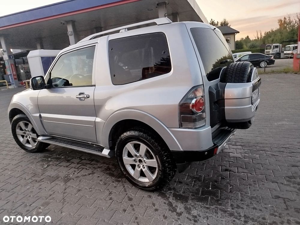 Mitsubishi Pajero - 5