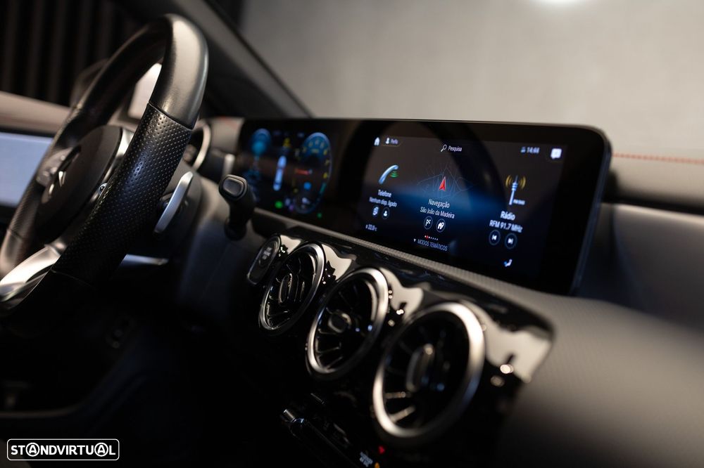 Mercedes-Benz CLA 250 e - 16