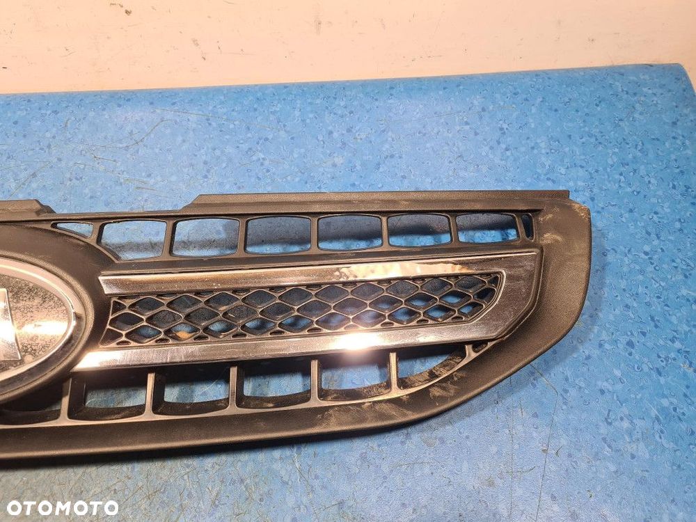 KIA SPORTAGE II LIFT ATRAPA / GRILL - 4