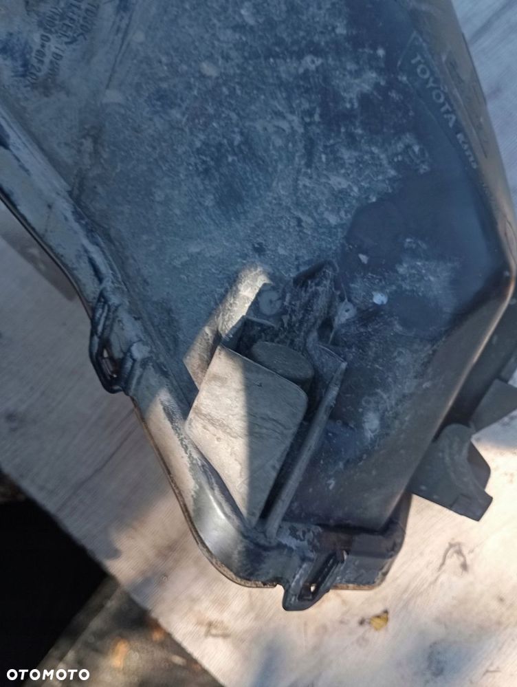 TOYOTA PRIUS PLUS - lampa przód prawa lewa - 13