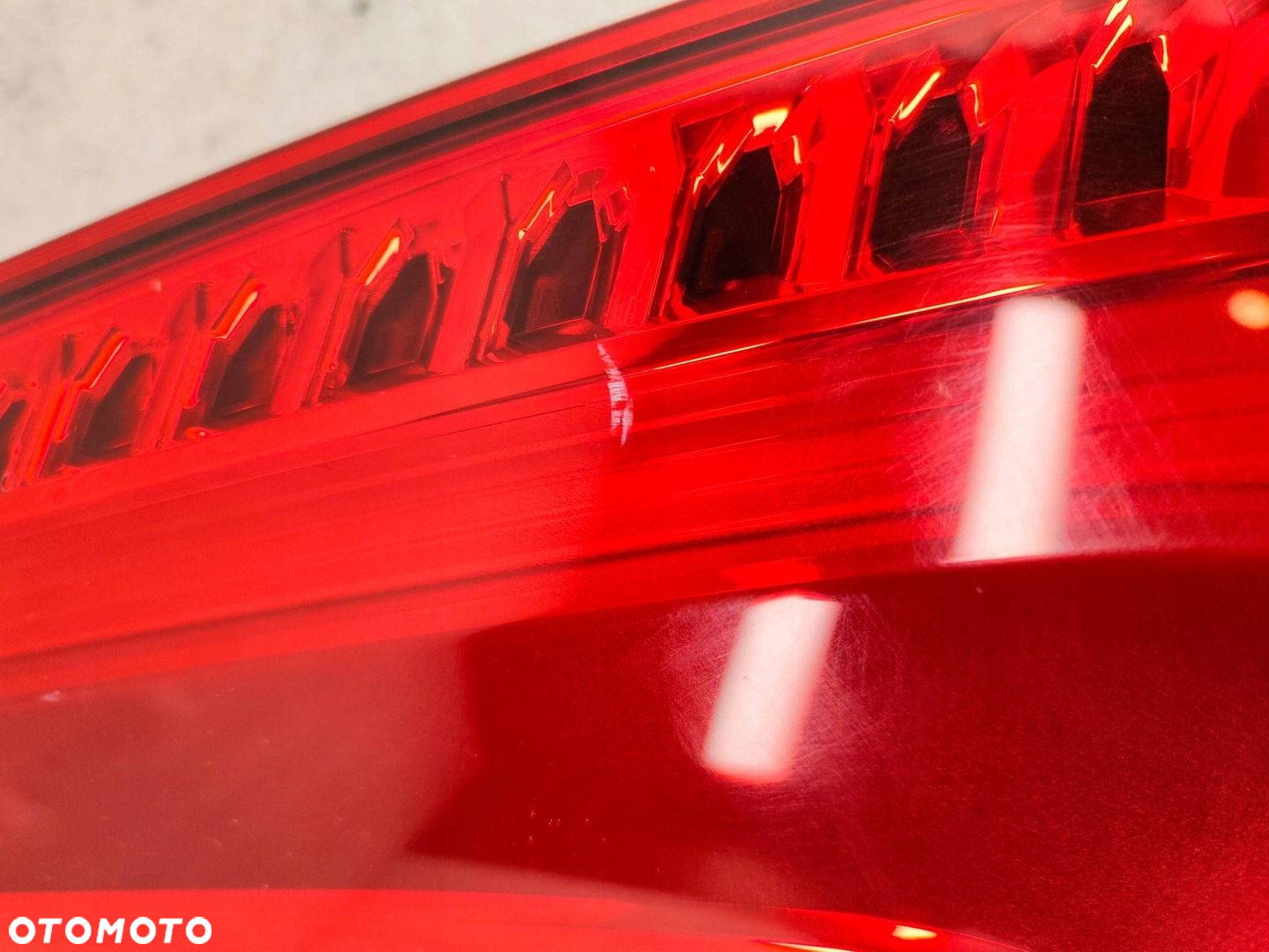 Volvo XC40 LAMPA LED LEWY TYŁ 31446790 - 2