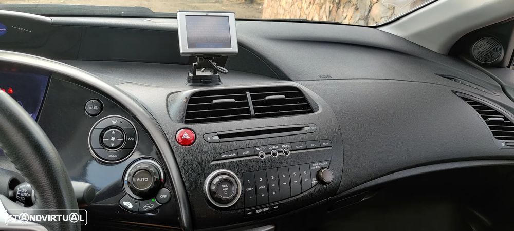Honda Civic 1.8 Sport - 33