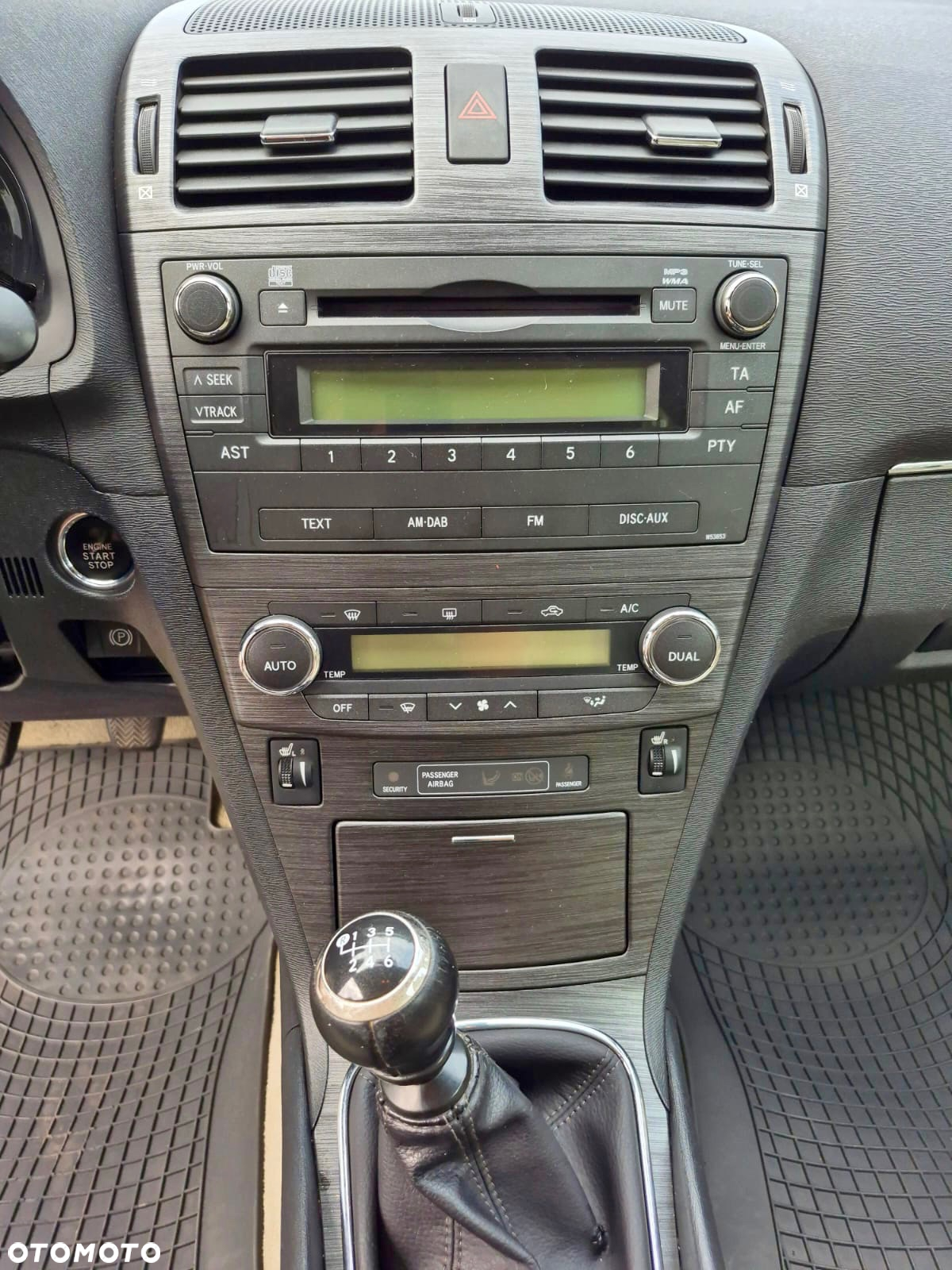 Toyota Avensis 1.8 Premium - 22