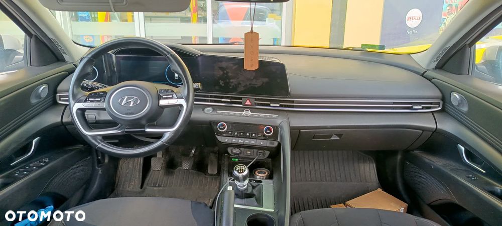 Hyundai Elantra 1.6 Executive - 8