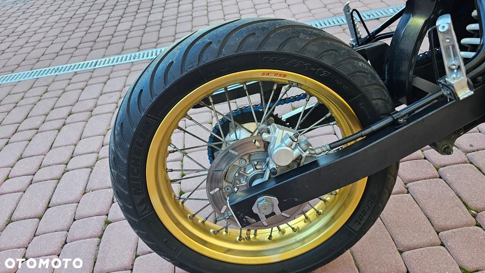 Yamaha WR - 33