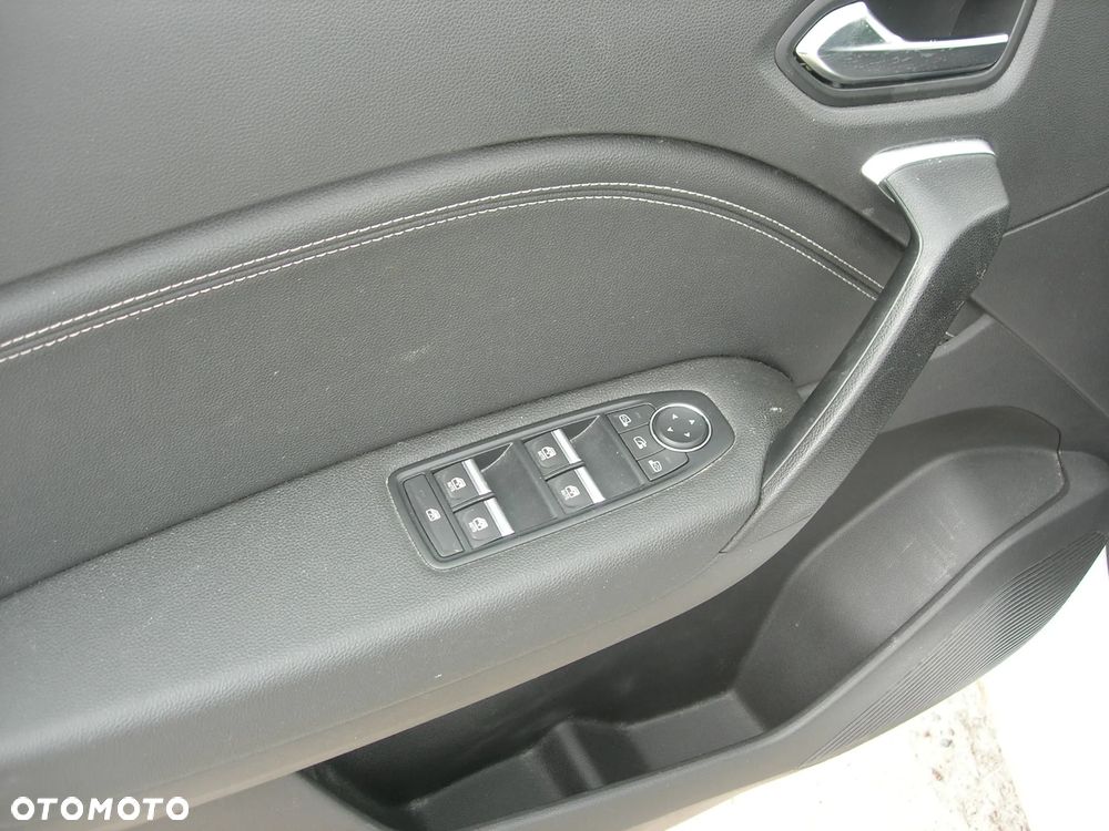 Renault Captur TCe Mild Hybrid 140 EDC GPF EVOLUTION - 15