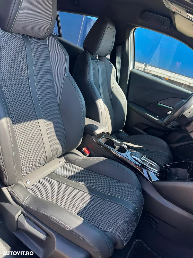 Peugeot 2008 e-2008 GT - 6