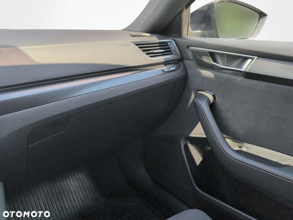 Skoda Superb 2.0 TDI SCR Sportline DSG - 40