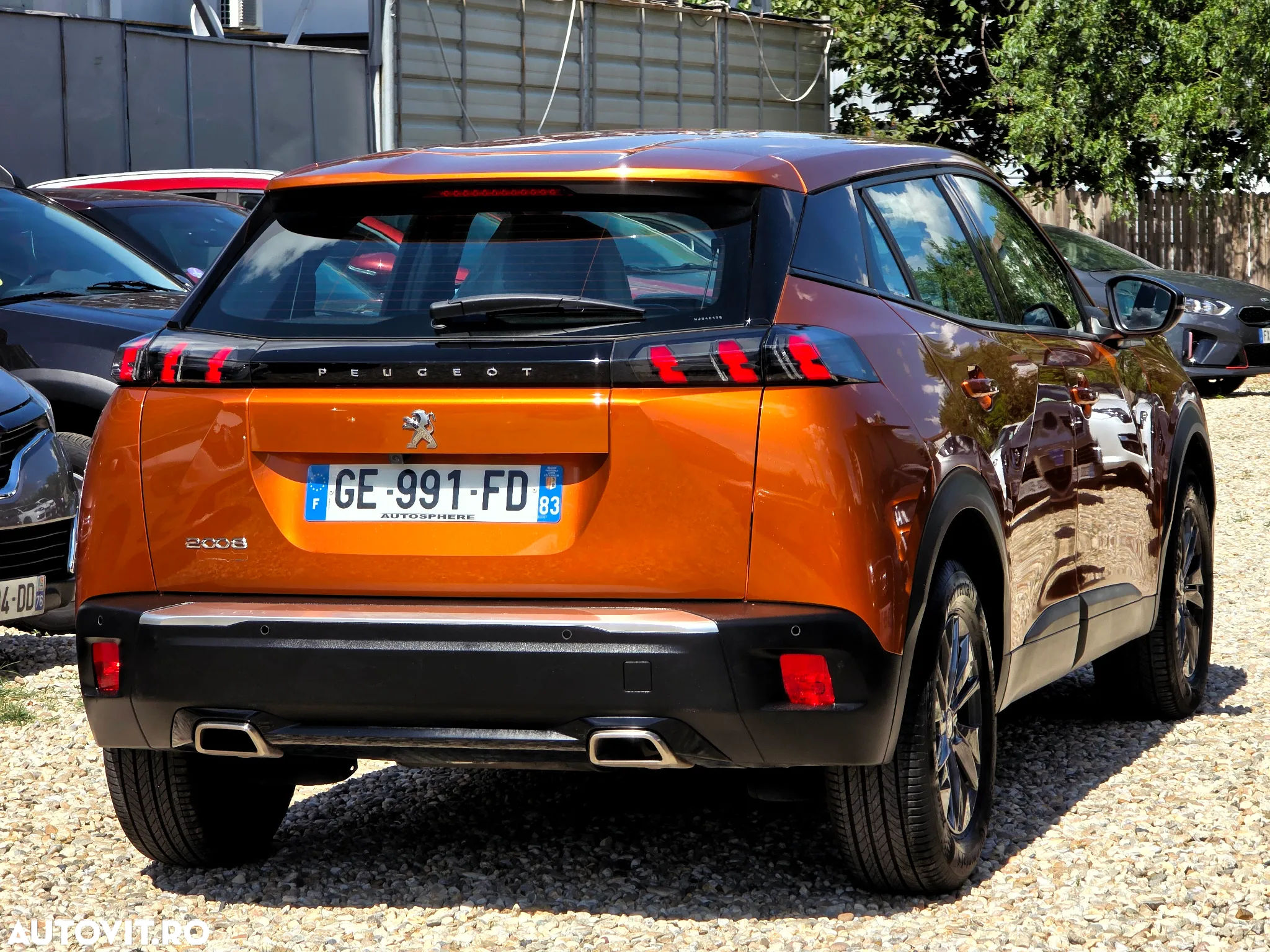Peugeot 2008 PureTech 130 EAT8 Allure - 12