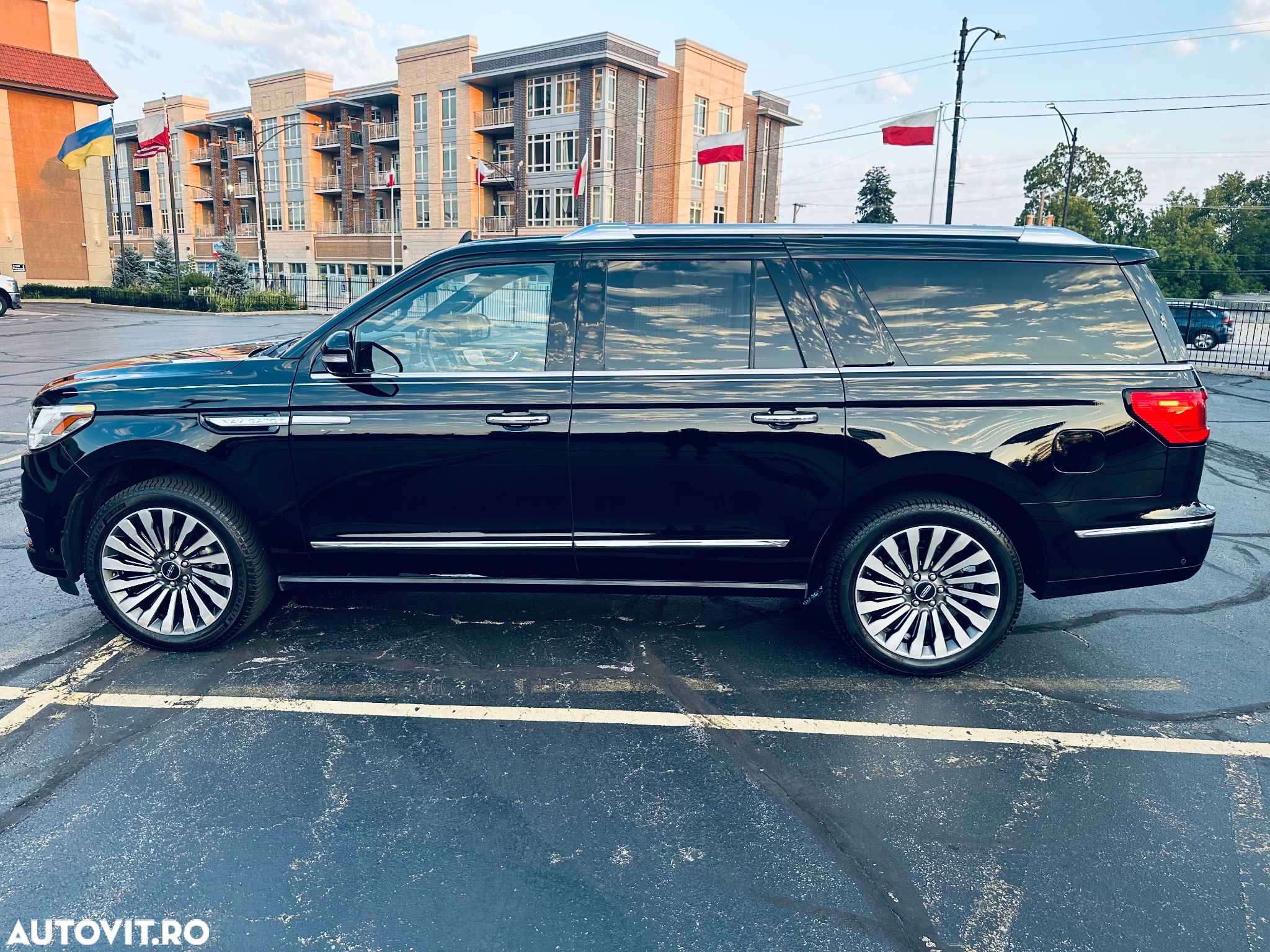 Lincoln Navigator - 1