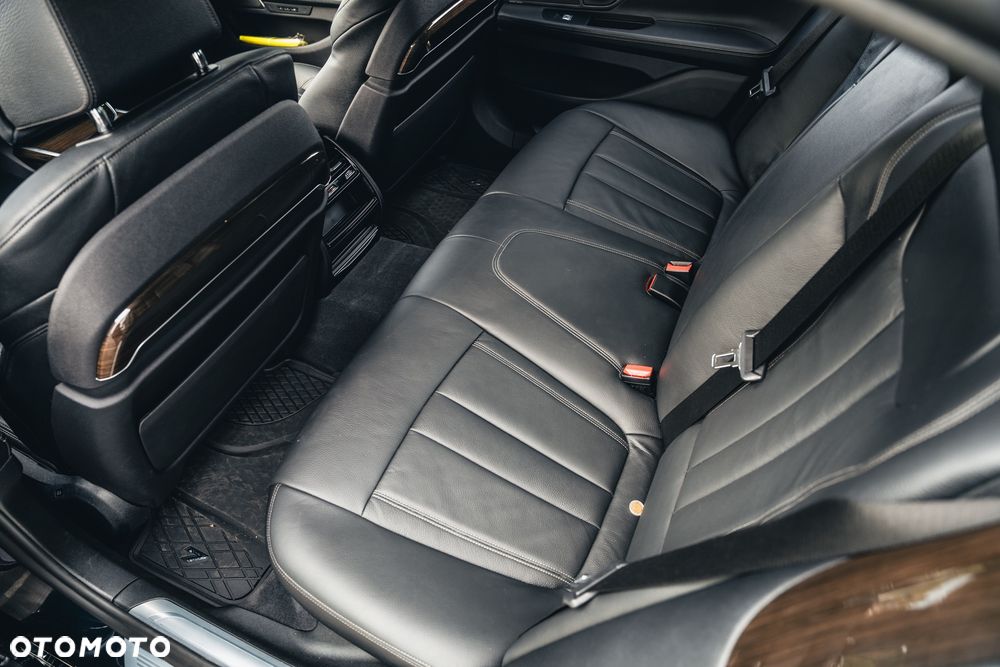 BMW Seria 7 730d xDrive - 30