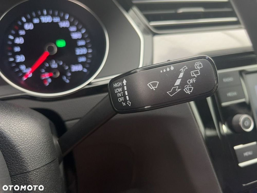 Volkswagen Passat - 24