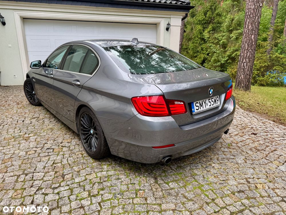 BMW Seria 5 535i xDrive Luxury Line - 7