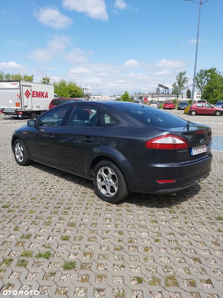 Ford Mondeo 1.8 TDCi Silver X - 33