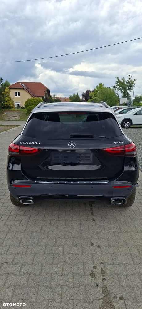 Mercedes-Benz GLA 200 d 4Matic 8G-DCT Style - 8