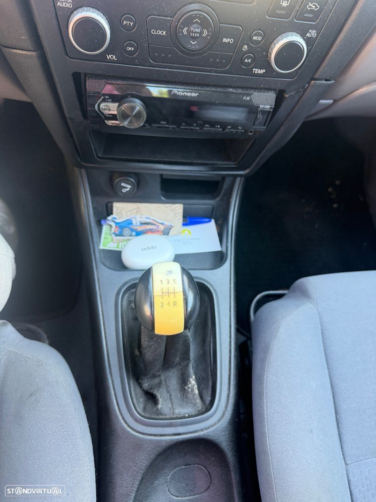 Nissan Almera - 14