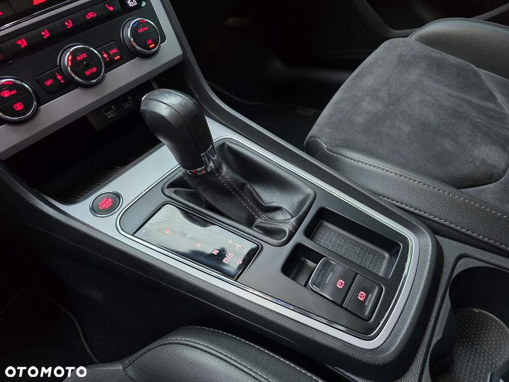 Seat Leon 2.0 TDI FR S&S DSG - 28