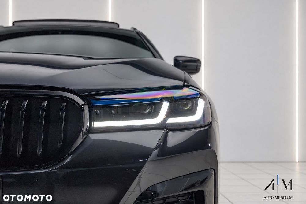 BMW Seria 5 540i xDrive - 11