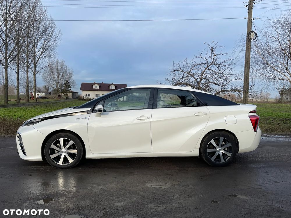Toyota Mirai - 2