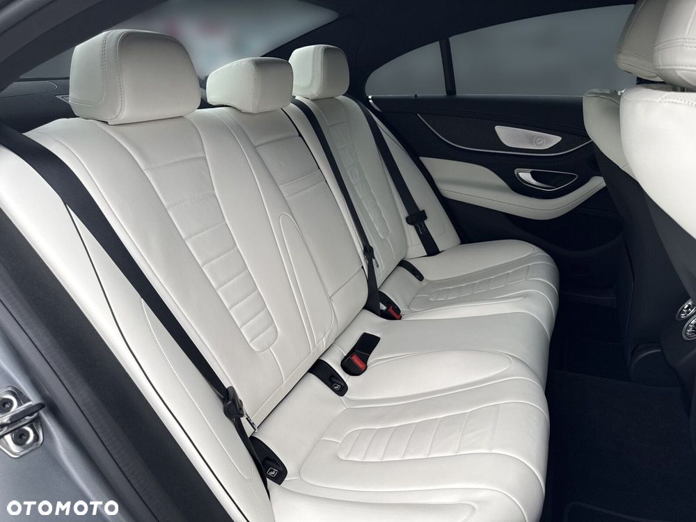 Mercedes-Benz CLS 300 d 4-Matic AMG - 22