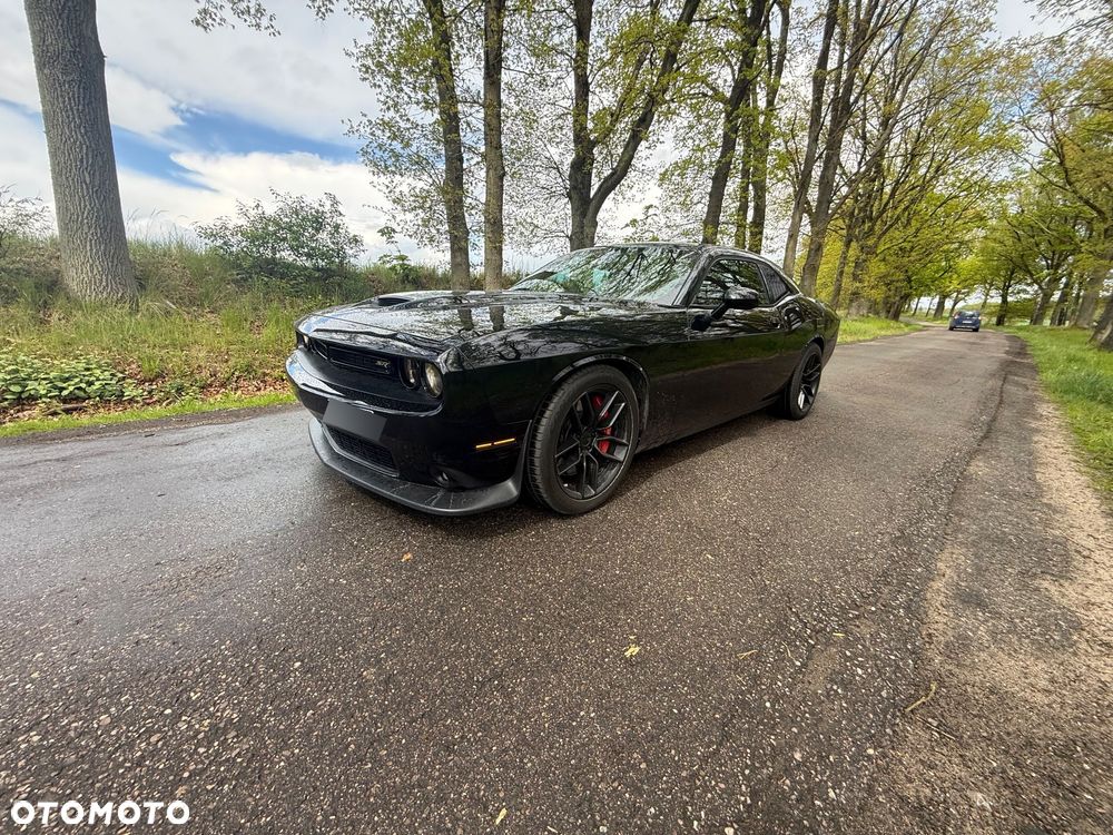 Dodge Challenger - 10