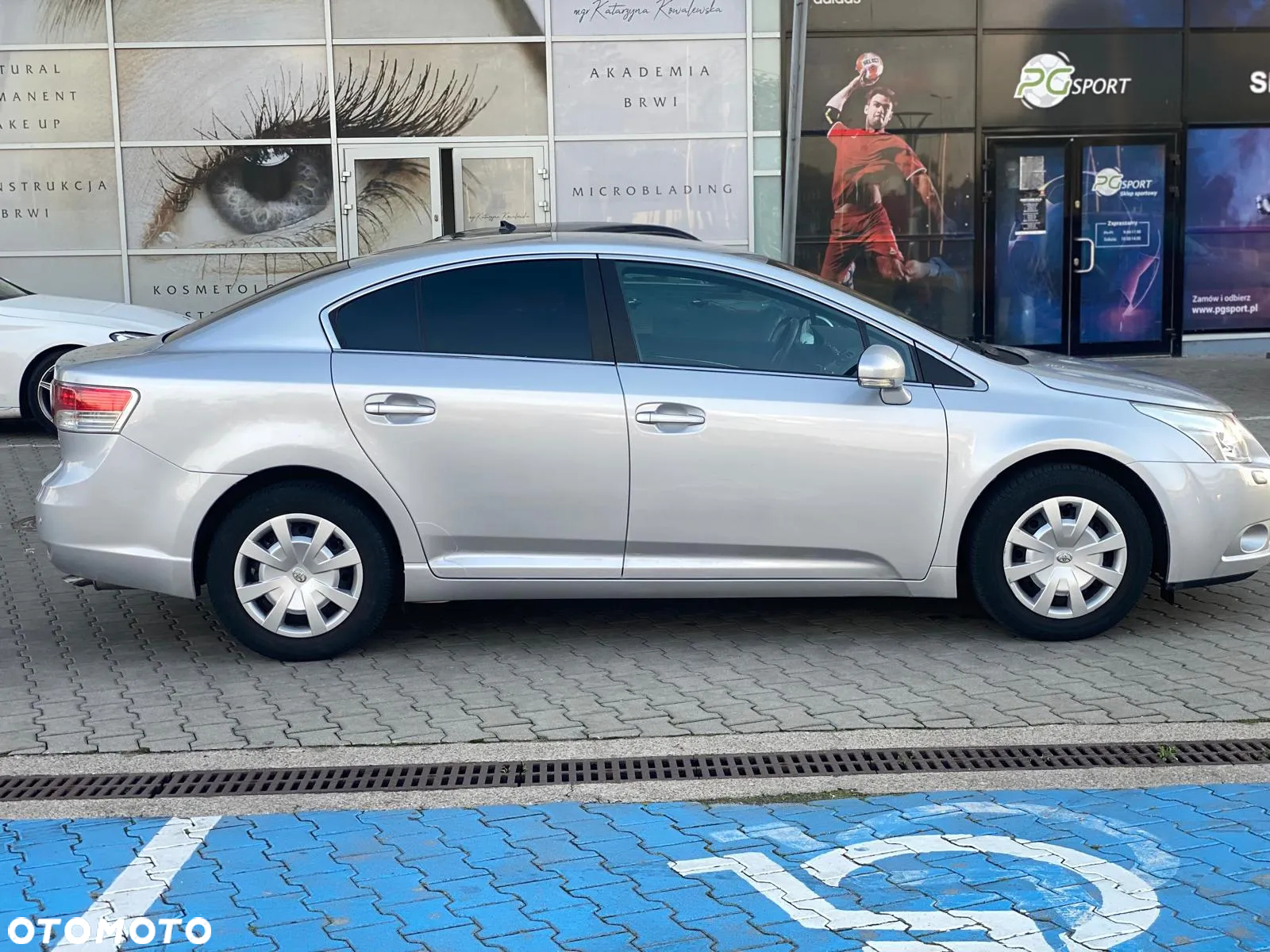 Toyota Avensis 1.6 - 3