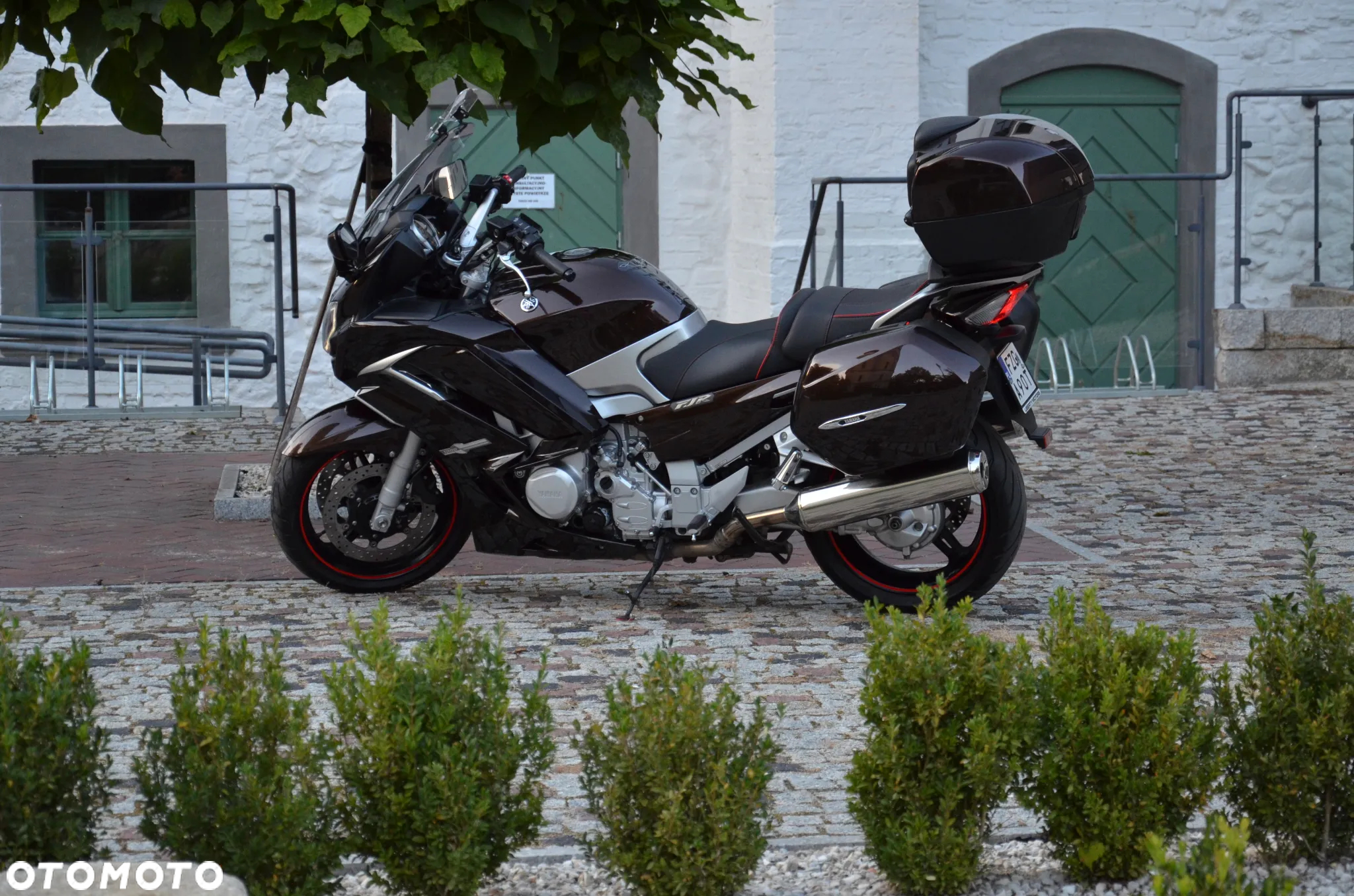 Yamaha FJR - 28