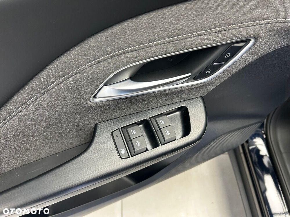 MG ZS Hybrid+ - 9