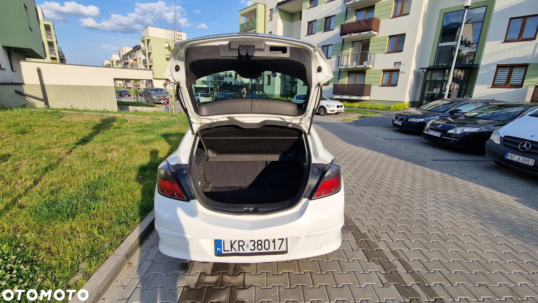 Opel Astra GTC 1.6 - 11