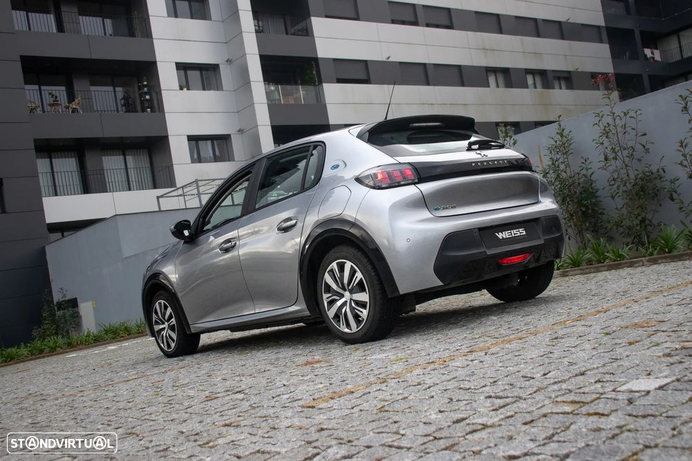 Peugeot e-208 Allure Pack - 3