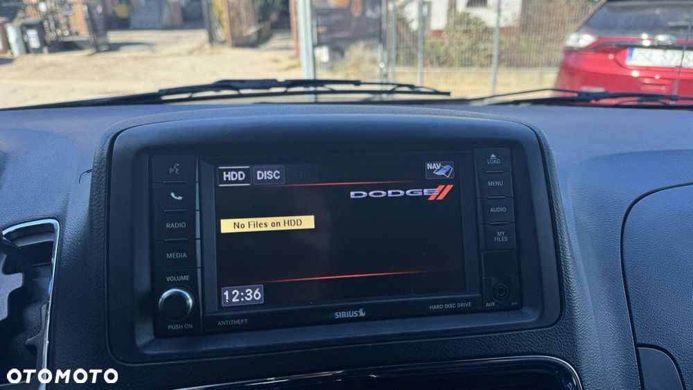 Dodge Grand Caravan - 32