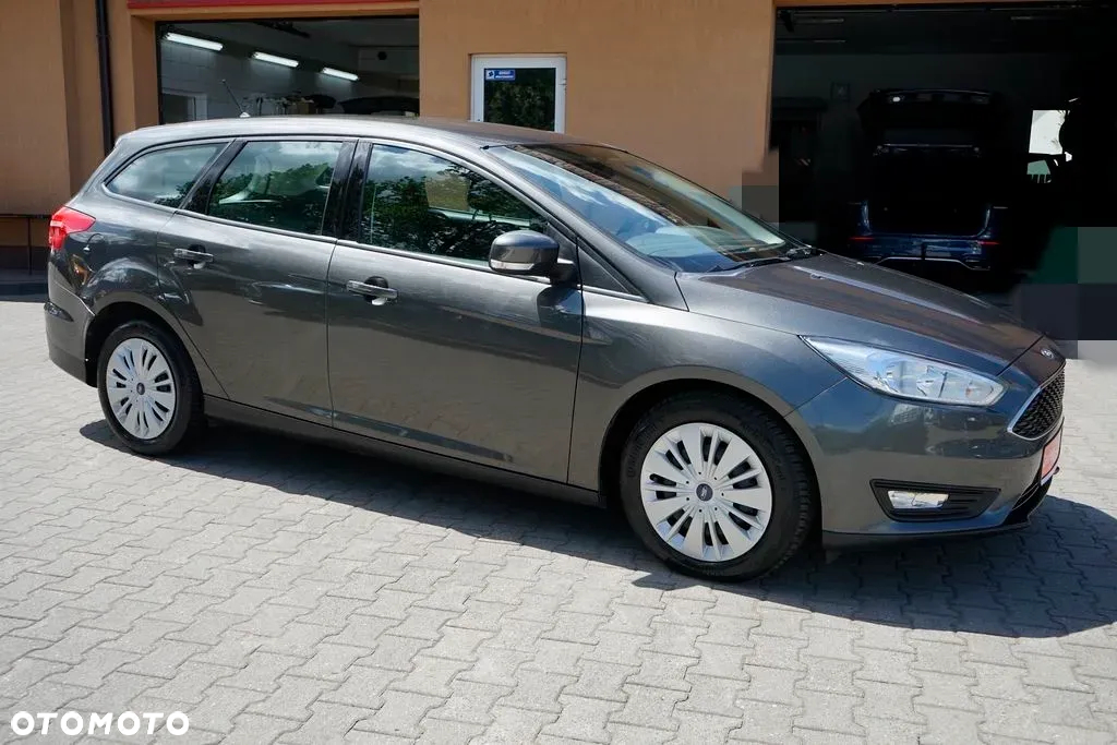 Ford Focus 1.5 TDCi SYNC Edition - 13