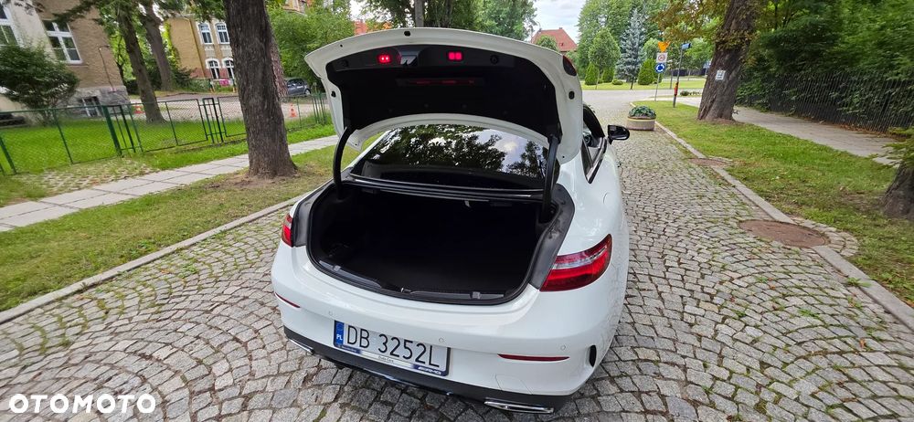 Mercedes-Benz Klasa E 220 d 4-Matic 9G-TRONIC - 28