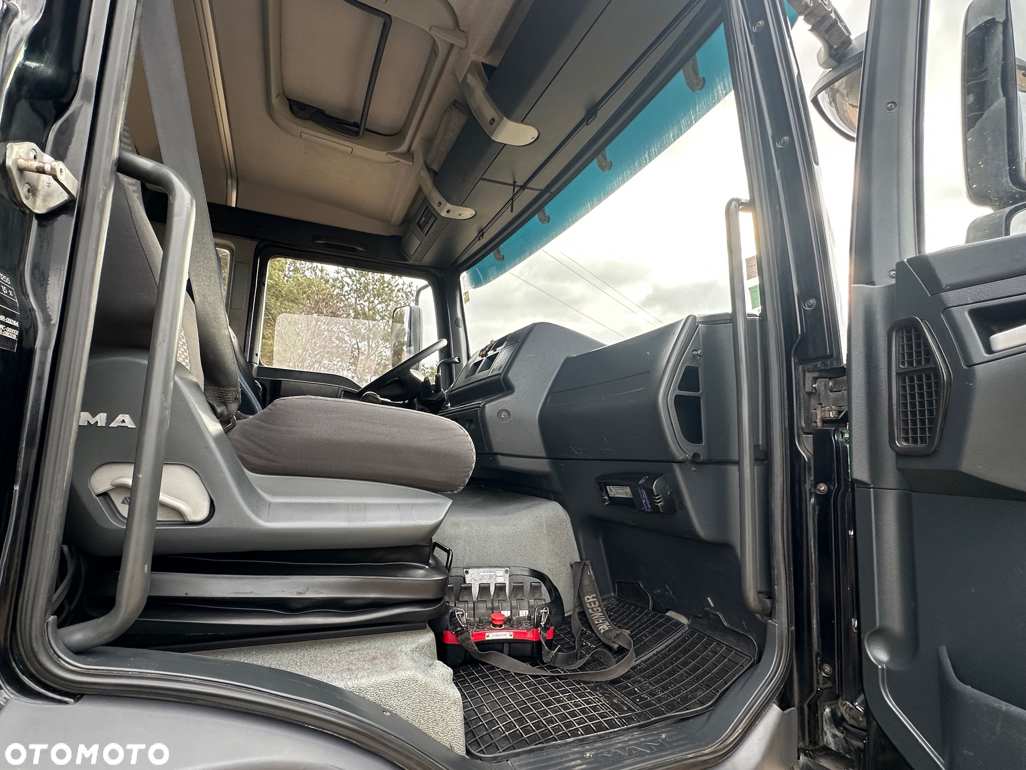 MAN TGA 32.400  8x4 z HDS Palfinger PK29002 + pilot - 16
