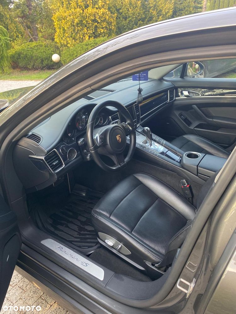 Porsche Panamera 4S - 11