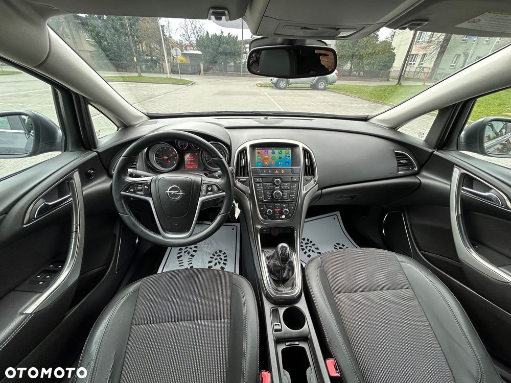 Opel Astra 1.6 Turbo Cosmo - 9