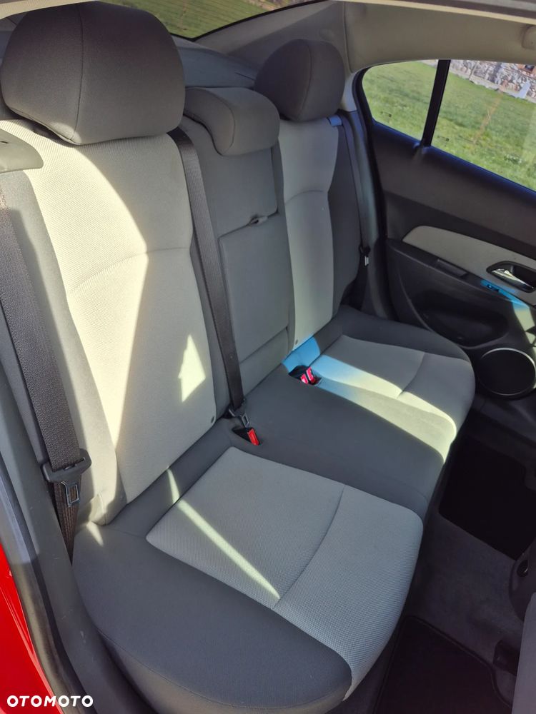 Chevrolet Cruze 1.6 - 26
