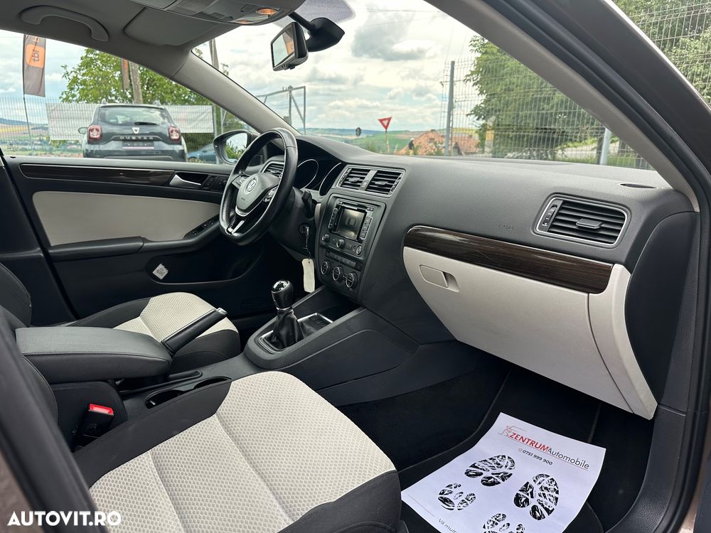 Volkswagen Jetta 2.0 TDI BlueMotion Technologie - 7