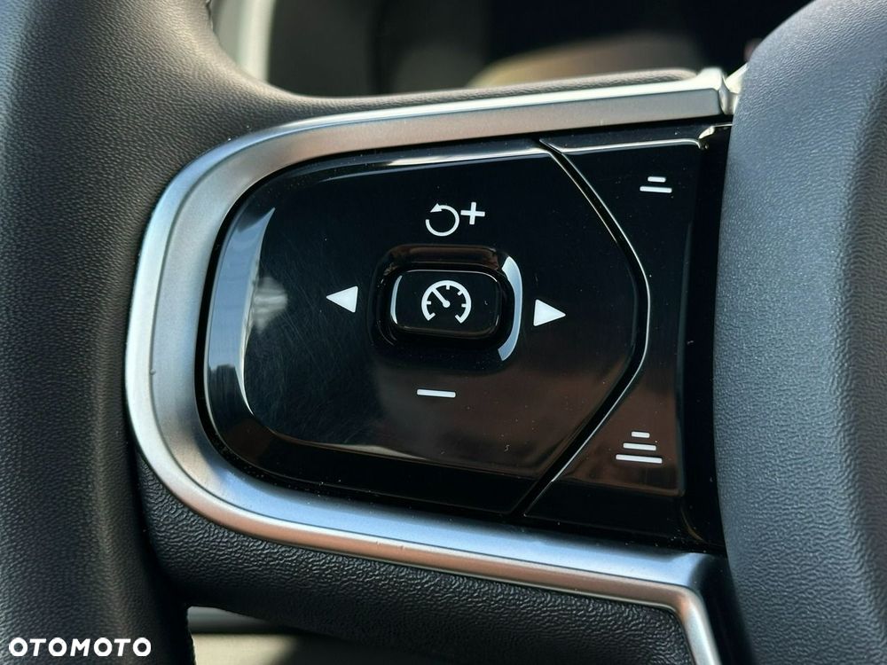Volvo XC 90 B5 D AWD Ultimate Bright 7os - 24
