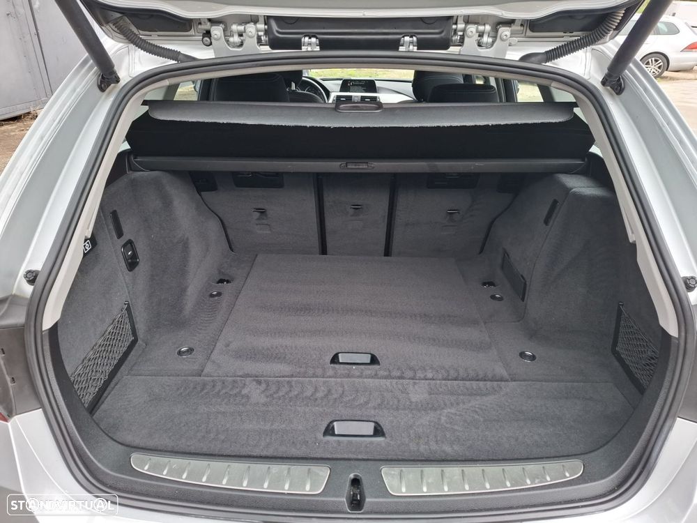 BMW 318 d Touring Pack M - 53