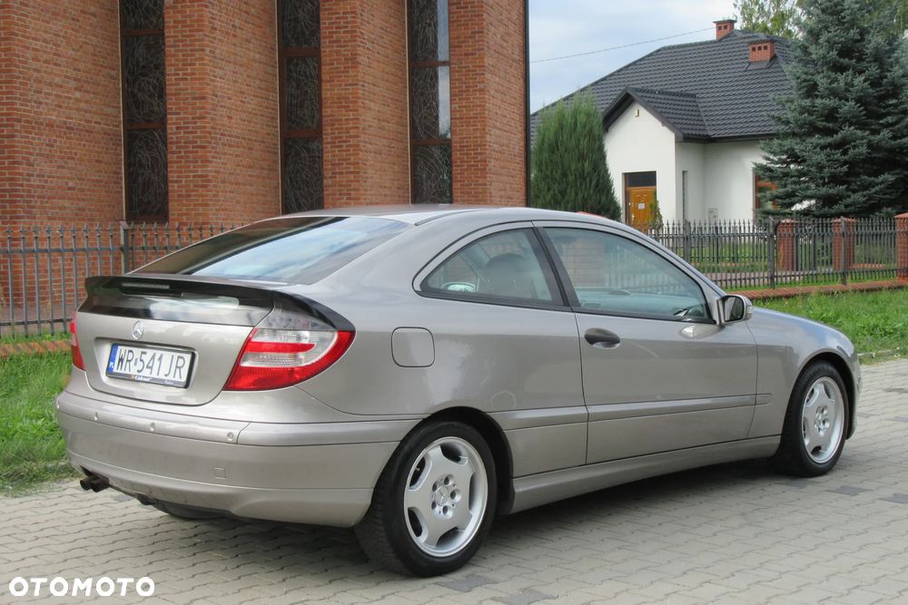 Mercedes-Benz Klasa C 180 Kompressor Automatik Sport Edition - 8