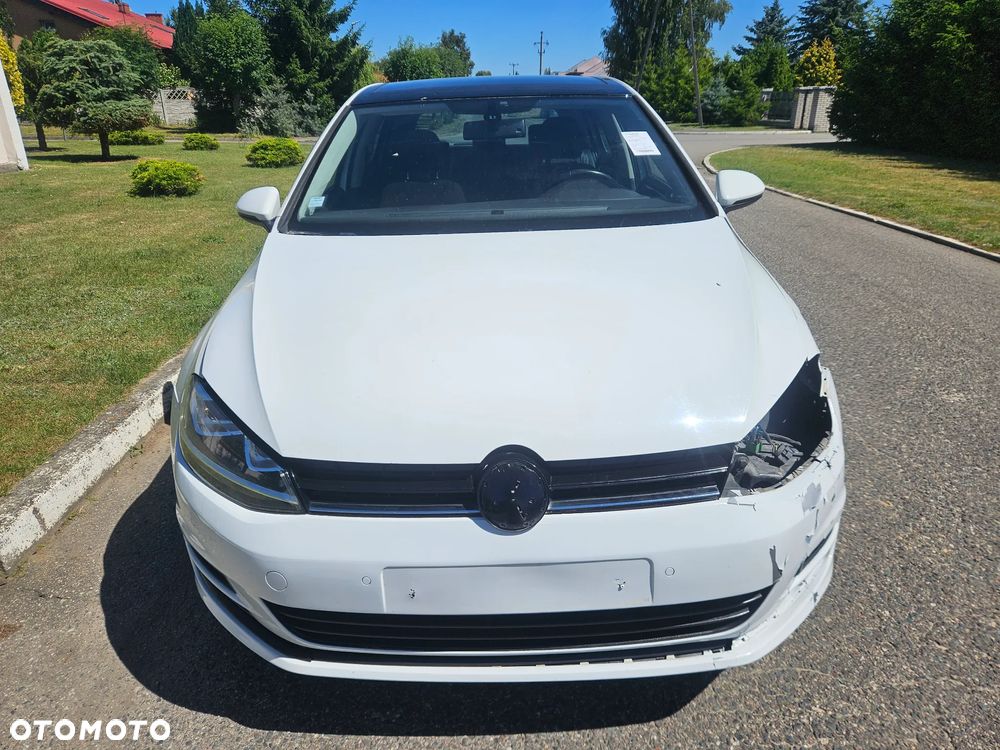Volkswagen Golf - 1