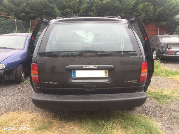 Chrysler Grand Voyager III 2.5 TD para peças - 5