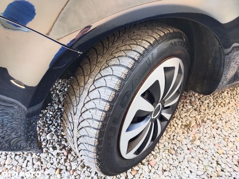 Opel Corsa 1.4 16V Color Edition - 12