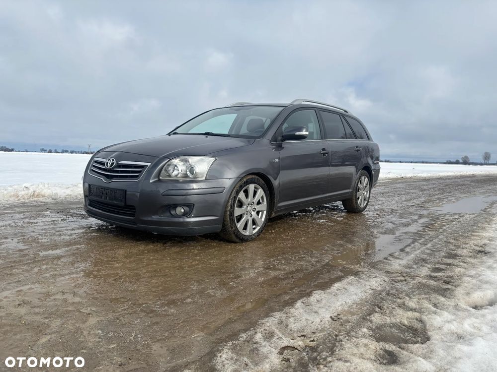 Toyota Avensis - 14