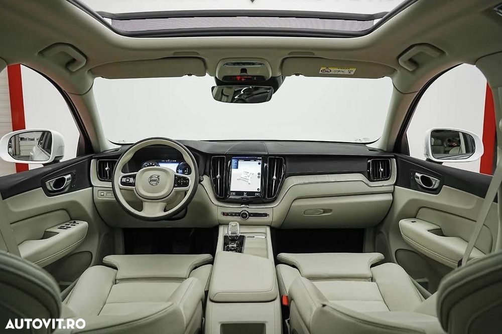 Volvo XC 60 Recharge T6 Twin Engine eAWD Inscription Expression - 4