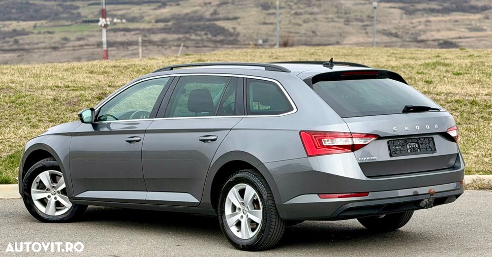 Skoda Superb 2.0 TDI DSG Premium Edition - 6