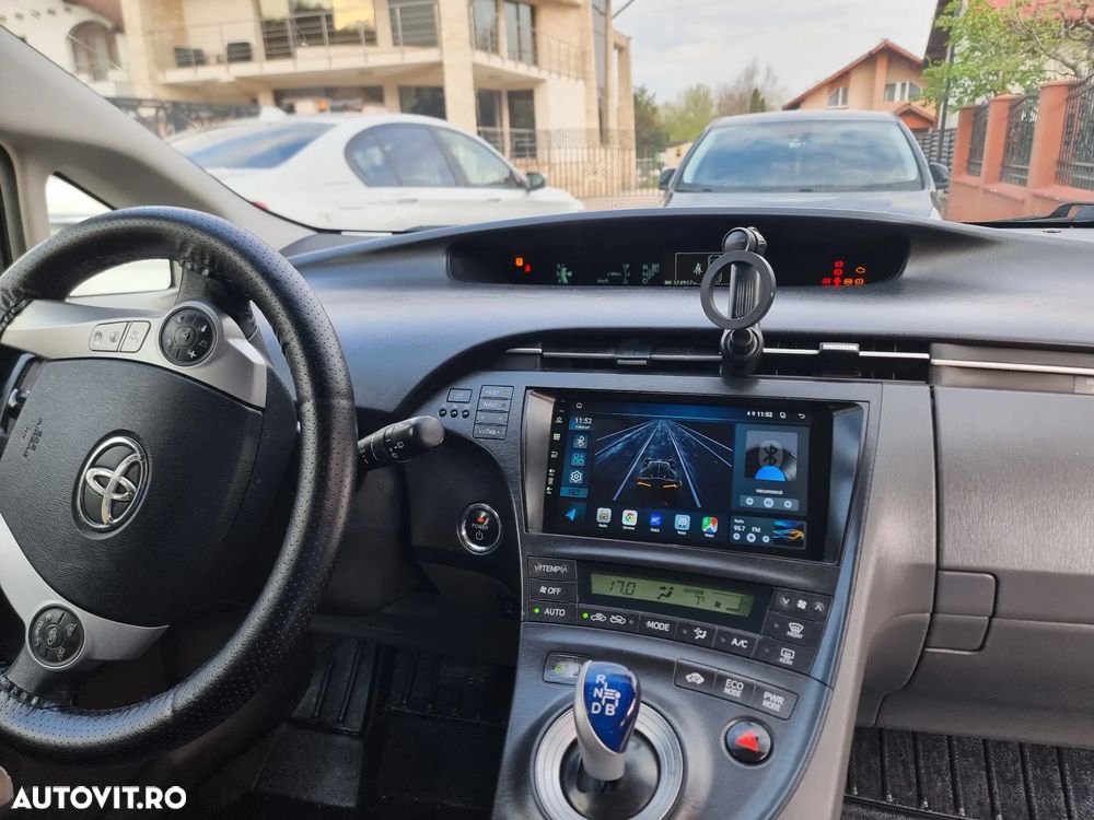 Toyota Prius (Hybrid) - 5